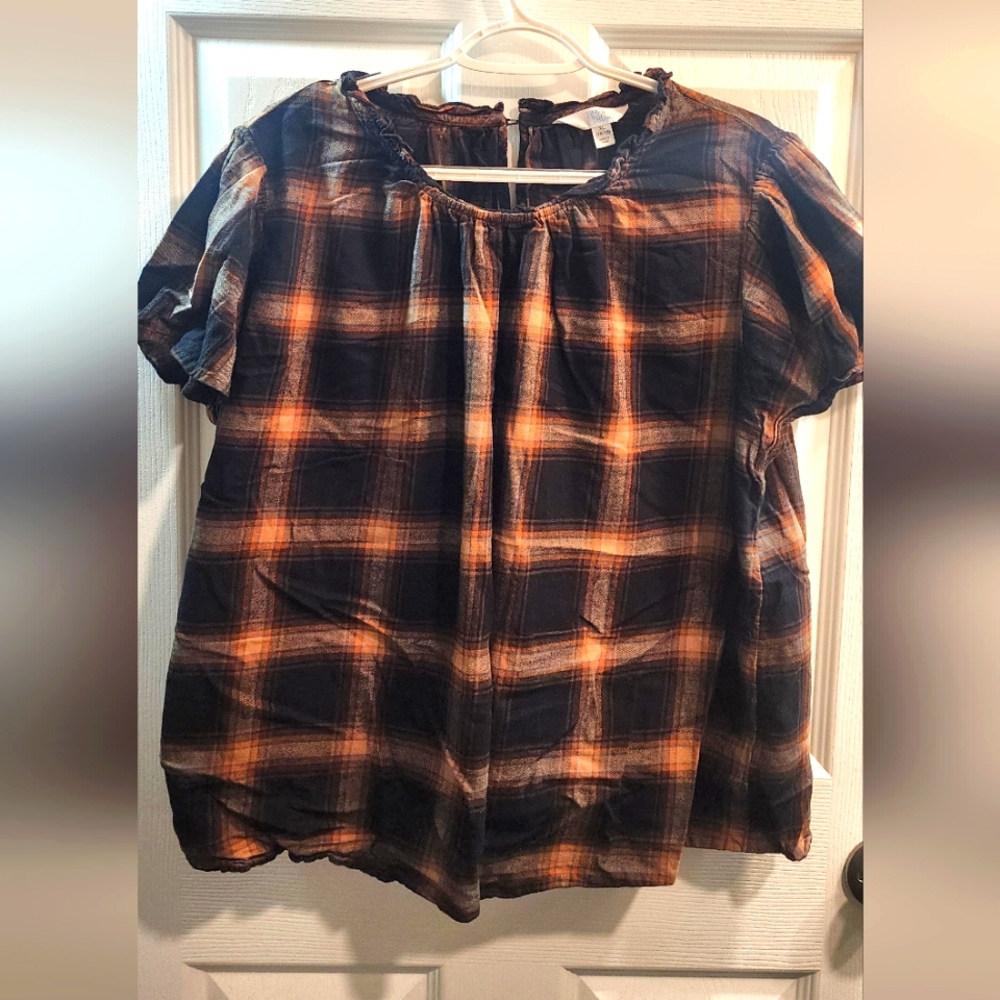 Time and Tru Boxy Blouse Black and Brown Short Sleeve